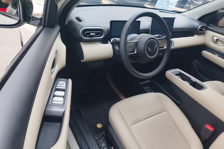 Used Wuling Bingo PLUS 2024 401 km Range 5-Seater Version Driver Seat