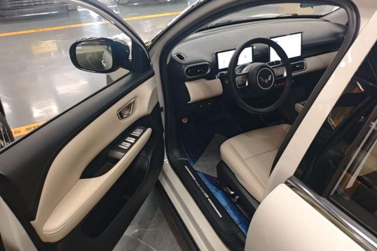 Used Wuling Bingo PLUS 2024 401 km Range 5-Seater Version Driver Seat
