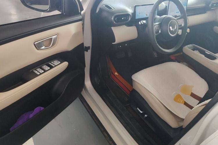Used Wuling Bingo PLUS 2024 330 km Range Five-Seater Version Driver Seat
