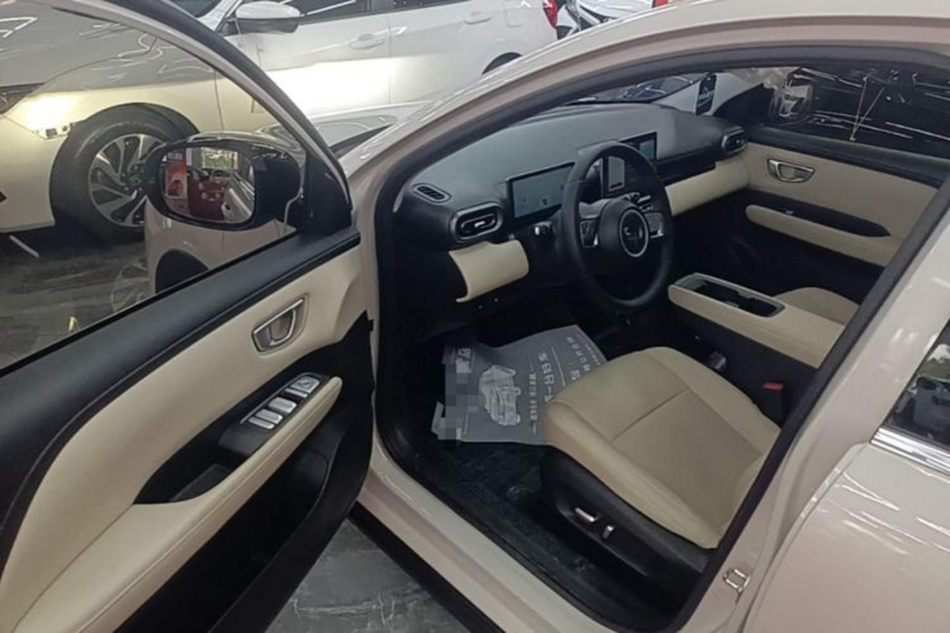 Used Wuling Bingo PLUS 2024 330 km Range Five-Seater Version Driver Seat