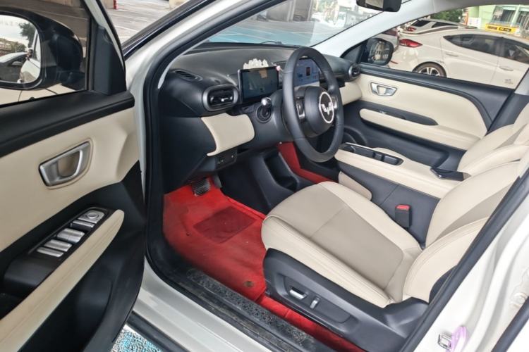 Used Wuling Bingo PLUS 2024 330 km Range Five-Seater Version Driver Seat