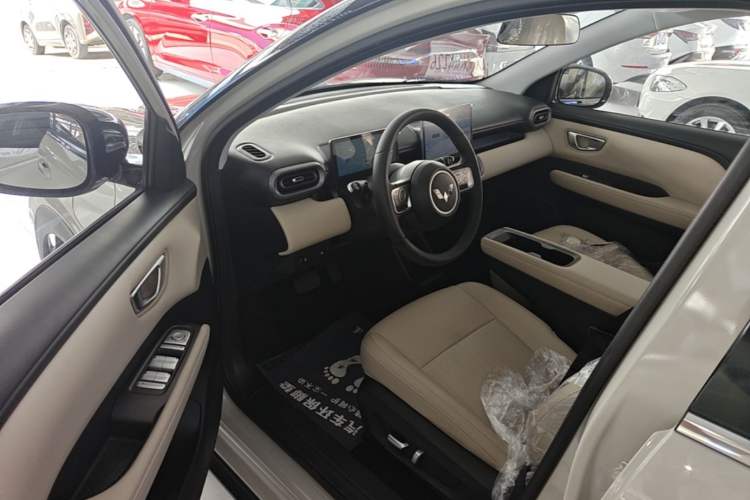 Used Wuling Bingo PLUS 2024 401 km Range 5-Seater Version Driver Seat