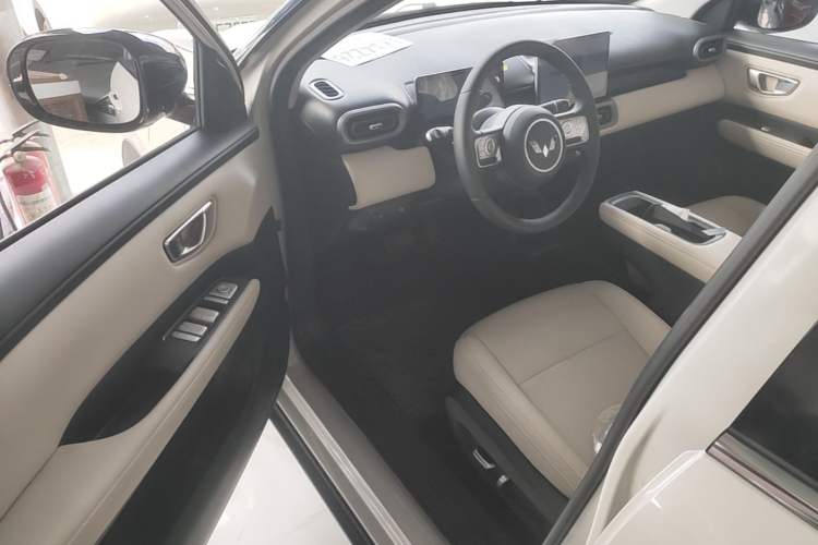 Used Wuling Bingo PLUS 2024 401 km Range 5-Seater Version Driver Seat