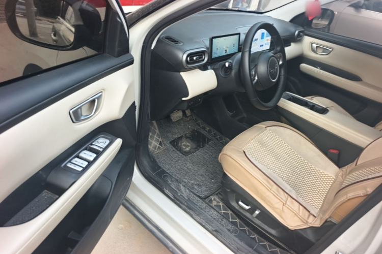 Used Wuling Bingo PLUS 2024 330 km Range Five-Seater Version Driver Seat