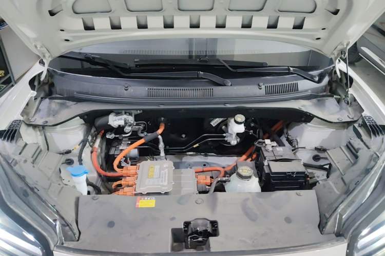 Used Wuling Bingo PLUS 2024 330 km Range Five-Seater Version Engine Bay