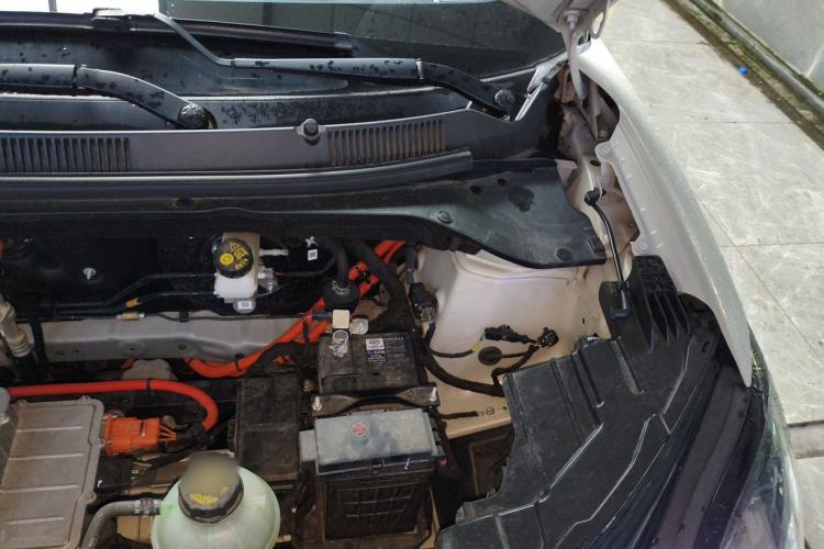 Used Wuling Bingo PLUS 2024 330 km Range Five-Seater Version Engine Bay Left