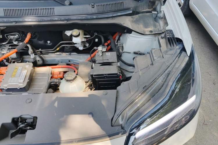 Used Wuling Bingo PLUS 2024 330 km Range Five-Seater Version Engine Bay Left