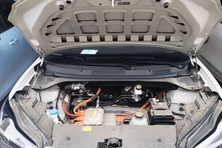 Used Wuling Bingo PLUS 2024 330 km Range Five-Seater Version Engine Bay