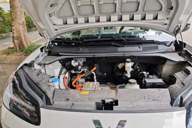 Used Wuling Bingo PLUS 2024 401 km Range 5-Seater Version Engine Bay Right