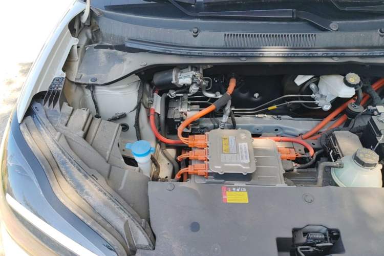 Used Wuling Bingo PLUS 2024 330 km Range Five-Seater Version Engine Bay Right