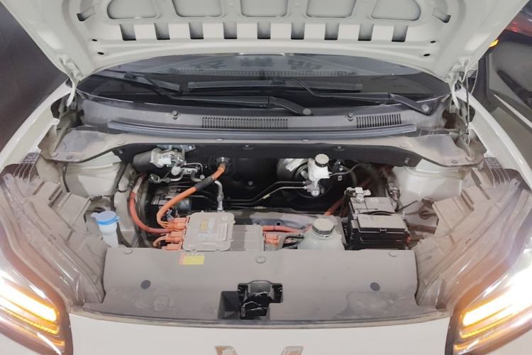Used Wuling Bingo PLUS 2024 330 km Range Five-Seater Version Engine Bay