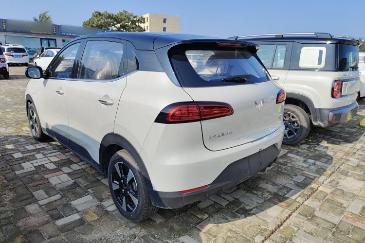 Used Wuling Bingo PLUS 2024 330 km Range Five-Seater Version Exterior 2