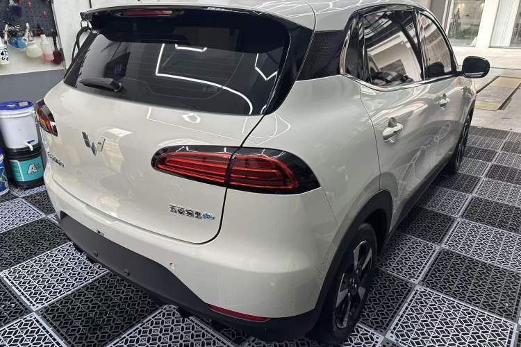 Used Wuling Bingo PLUS 2024 330 km Range Five-Seater Version Exterior 3
