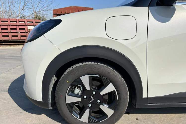 Used Wuling Bingo PLUS 2024 510 km Range 5-Seater Version Exterior 4