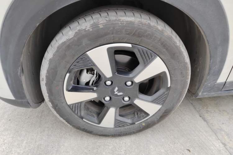 Used Wuling Bingo PLUS 2024 330 km Range Five-Seater Version Exterior 4