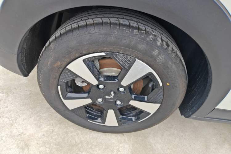 Used Wuling Bingo PLUS 2024 330 km Range Five-Seater Version Exterior 5