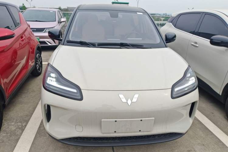 Used Wuling Bingo PLUS 2024 330 km Range Five-Seater Version Front