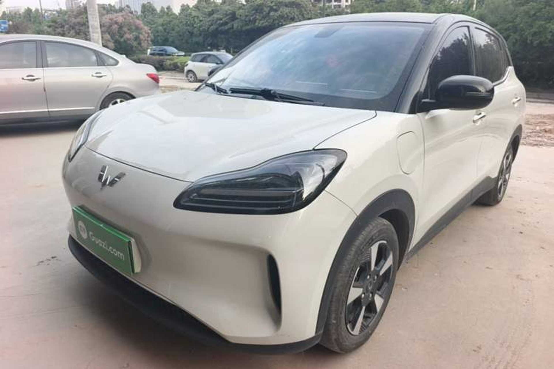 Used Wuling Bingo PLUS 2024 330 km Range Five-Seater Version Front Left 45 Deg