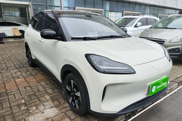 Used Wuling Bingo PLUS 2024 510 km Range 5-Seater Version Front Right 45 Deg