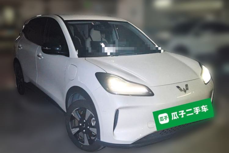 Used Wuling Bingo PLUS 2024 330 km Range Five-Seater Version Front Right 45 Deg