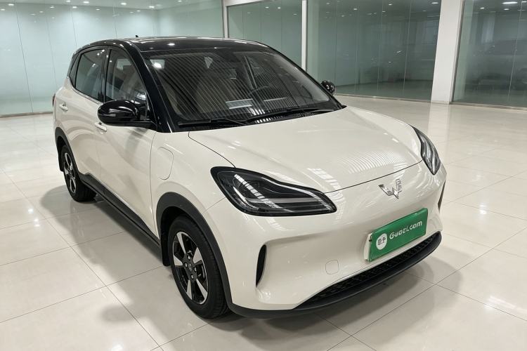 Used Wuling Bingo PLUS 2024 330 km Range Five-Seater Version Front Right 45 Deg