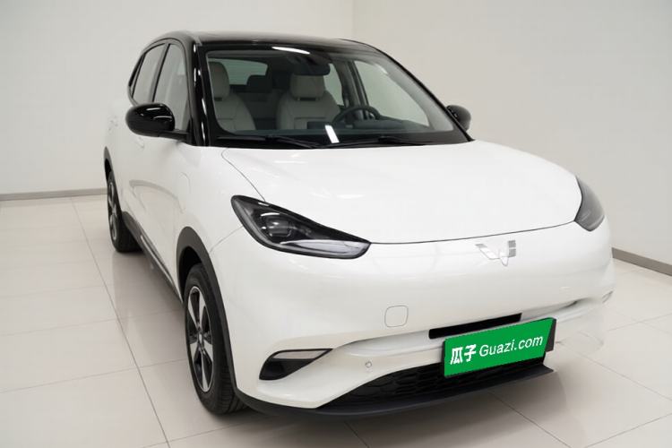 Used Wuling Bingo PLUS 2024 330 km Range Five-Seater Version Front Right 45 Deg