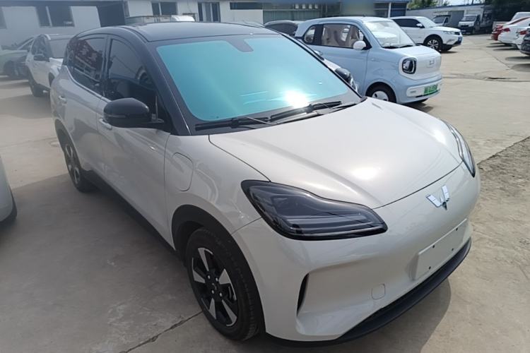 Used Wuling Bingo PLUS 2024 401 km Range 5-Seater Version Front Right 45 Deg