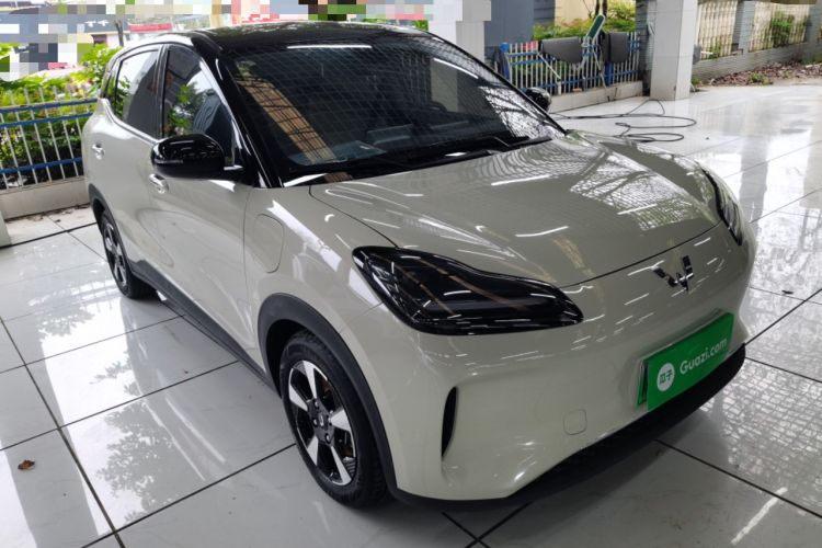 Used Wuling Bingo PLUS 2024 401 km Range 5-Seater Version Front Right 45 Deg
