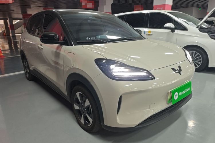 Used Wuling Bingo PLUS 2024 330 km Range Five-Seater Version Front Right 45 Deg