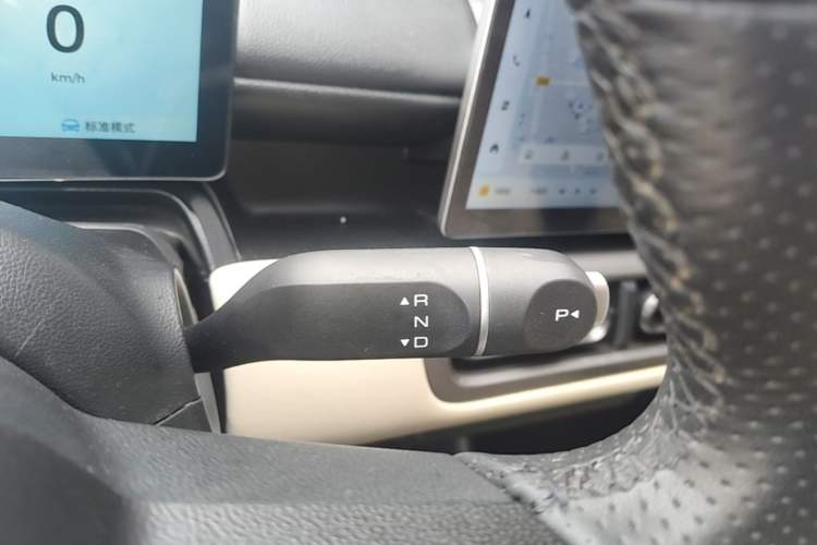 Used Wuling Bingo PLUS 2024 330 km Range Five-Seater Version Gear Lever