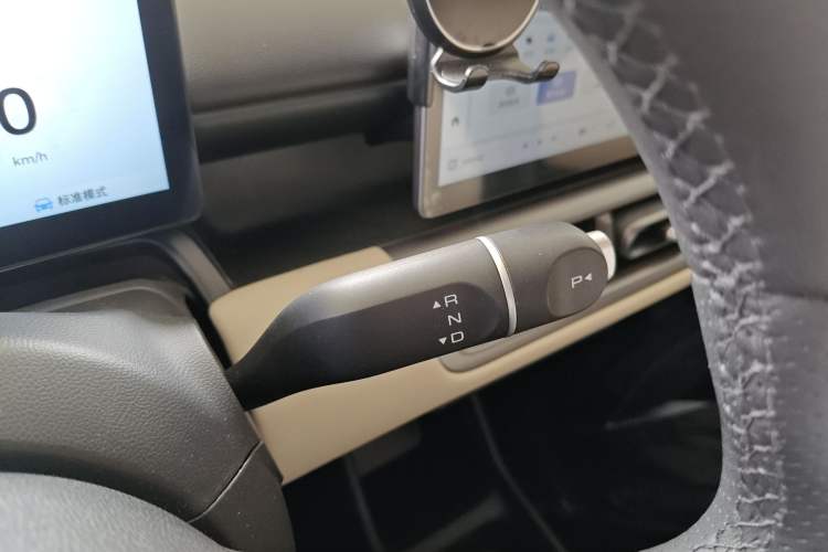 Used Wuling Bingo PLUS 2024 330 km Range Five-Seater Version Gear Lever