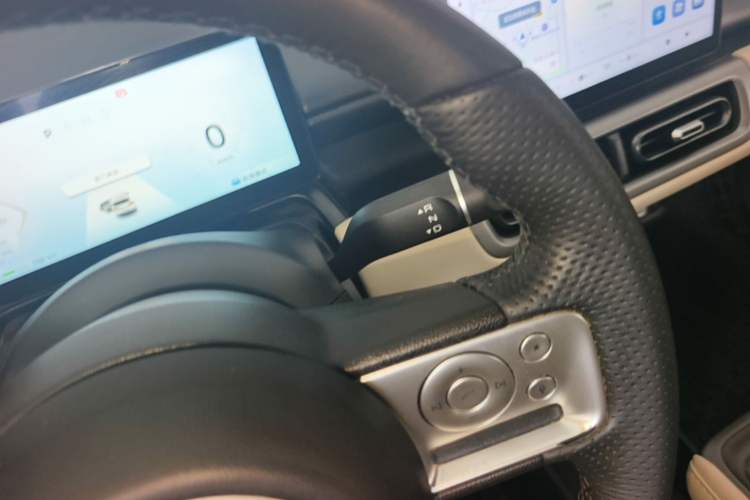 Used Wuling Bingo PLUS 2024 330 km Range Five-Seater Version Gear Lever