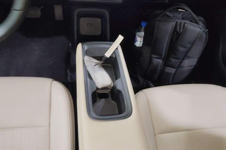 Used Wuling Bingo PLUS 2024 330 km Range Five-Seater Version Gear Lever