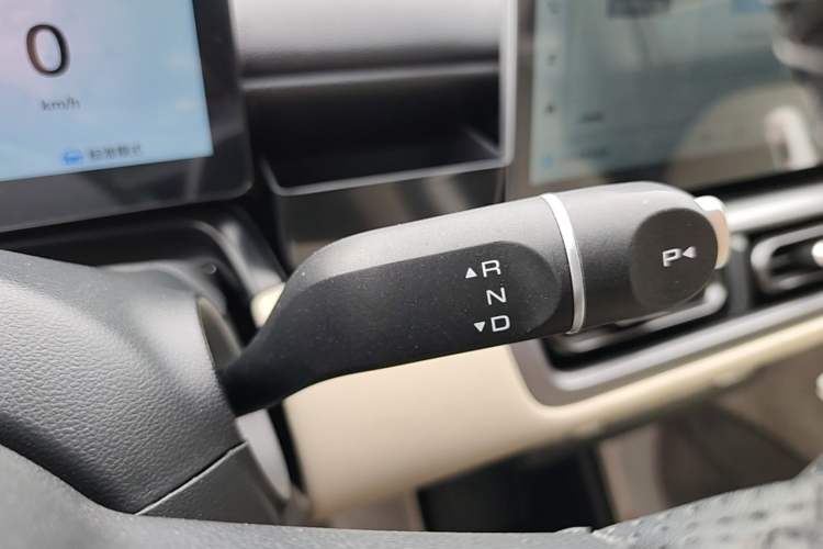Used Wuling Bingo PLUS 2024 510 km Range 5-Seater Version Gear Lever