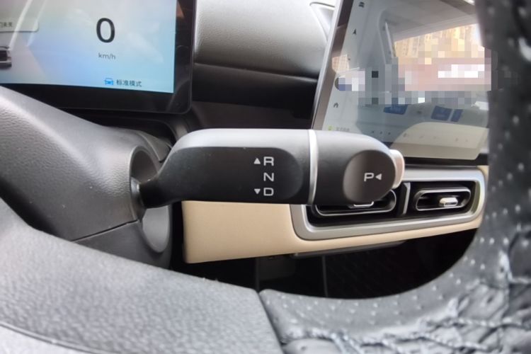 Used Wuling Bingo PLUS 2024 401 km Range 5-Seater Version Gear Lever