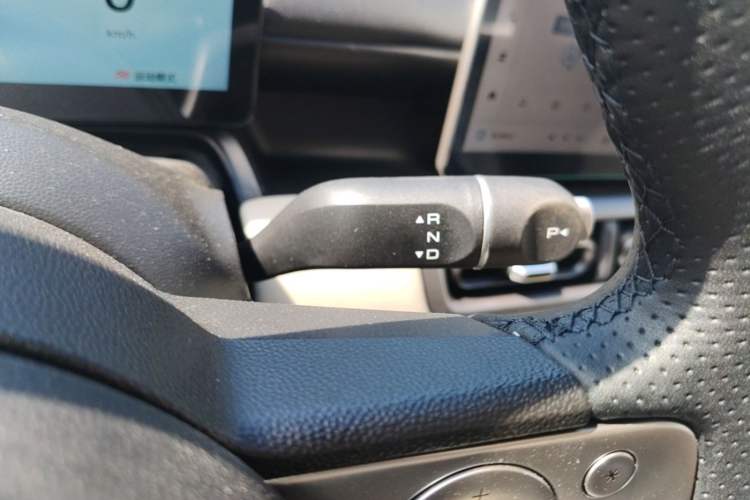 Used Wuling Bingo PLUS 2024 330 km Range Five-Seater Version Gear Lever