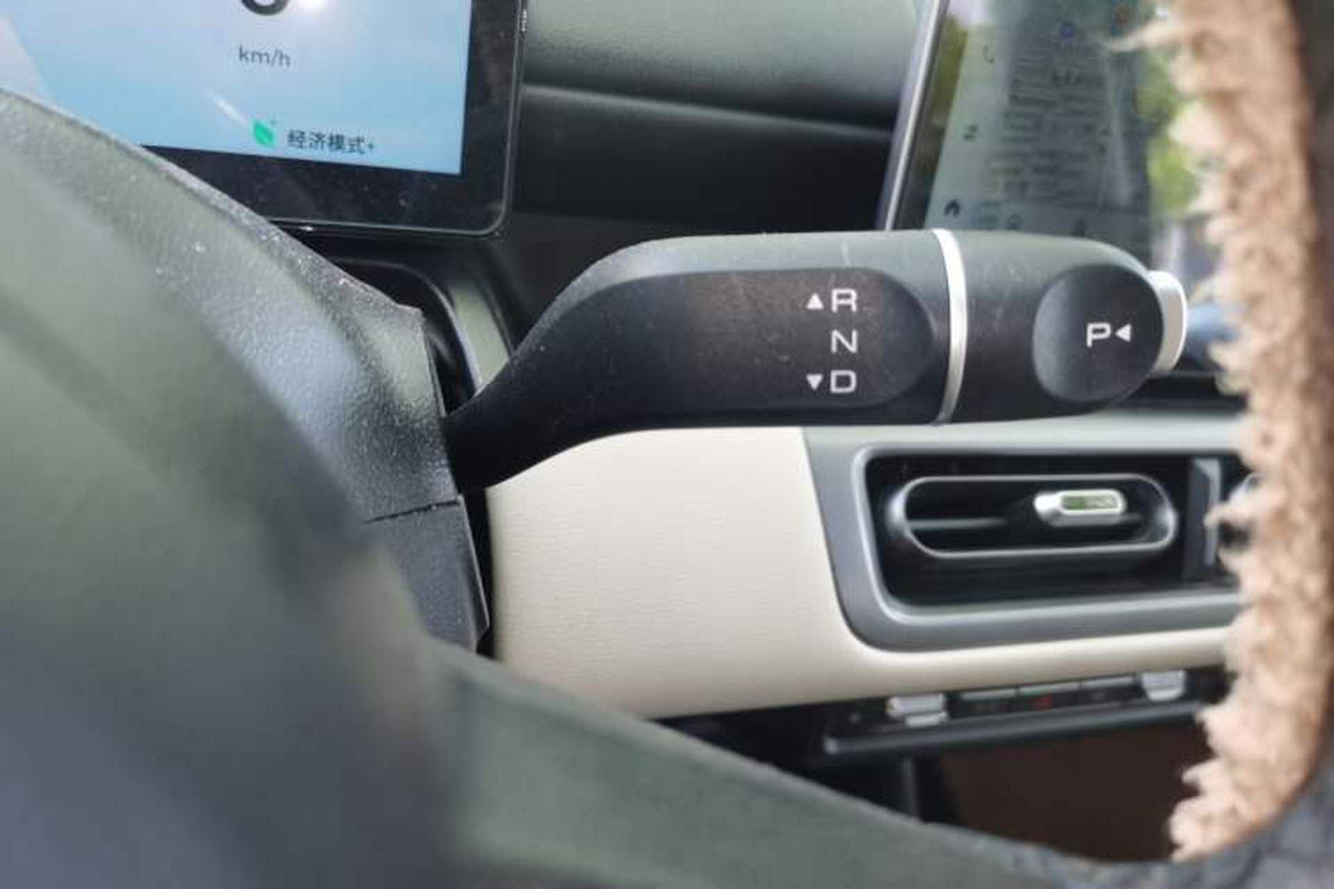 Used Wuling Bingo PLUS 2024 330 km Range Five-Seater Version Gear Lever
