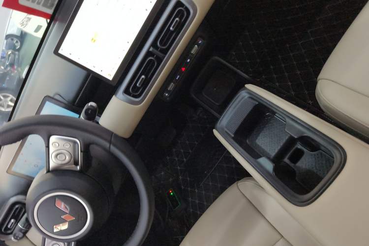 Used Wuling Bingo PLUS 2024 510 km Range 5-Seater Version Gear Lever
