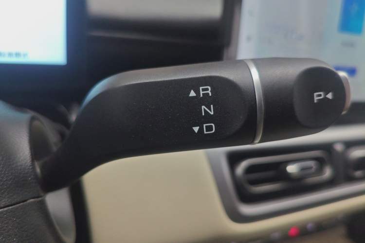 Used Wuling Bingo PLUS 2024 330 km Range Five-Seater Version Gear Lever