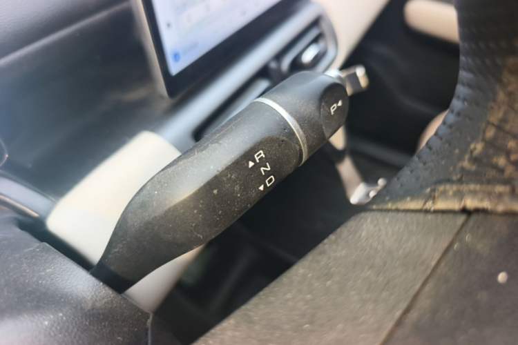Used Wuling Bingo PLUS 2024 330 km Range Five-Seater Version Gear Lever
