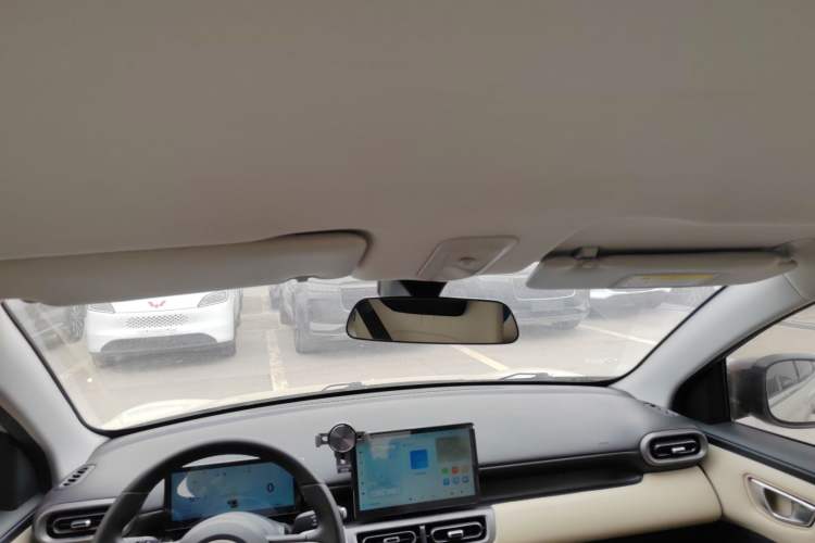 Used Wuling Bingo PLUS 2024 330 km Range Five-Seater Version Headliner