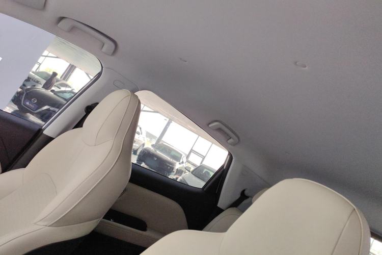 Used Wuling Bingo PLUS 2024 330 km Range Five-Seater Version Headliner