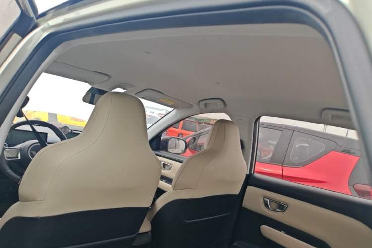 Used Wuling Bingo PLUS 2024 330 km Range Five-Seater Version Headliner