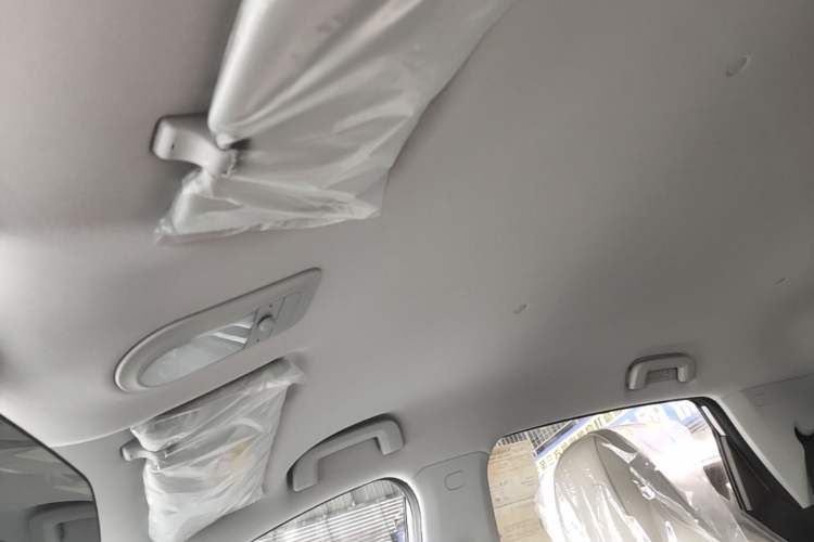 Used Wuling Bingo PLUS 2024 401 km Range 5-Seater Version Headliner
