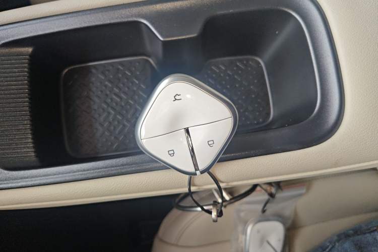 Used Wuling Bingo PLUS 2024 510 km Range 5-Seater Version Interior 1