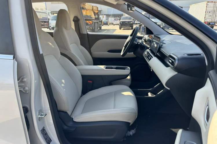 Used Wuling Bingo PLUS 2024 510 km Range 5-Seater Version Interior 1