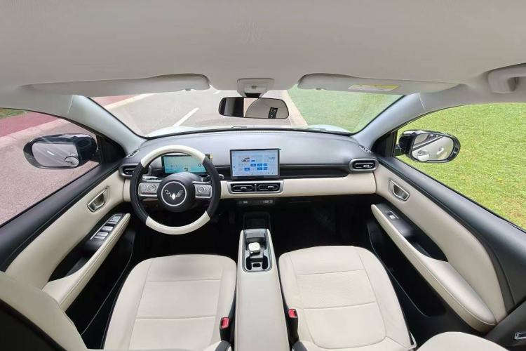 Used Wuling Bingo PLUS 2024 330 km Range Five-Seater Version Interior 1