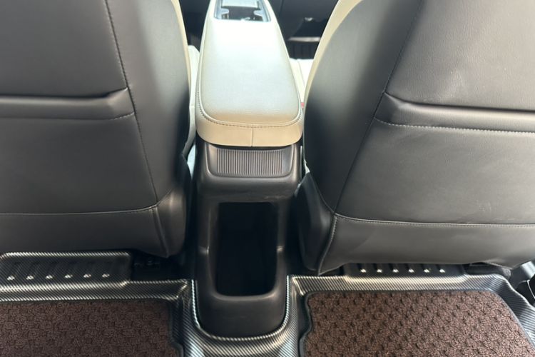 Used Wuling Bingo PLUS 2024 401 km Range 5-Seater Version Interior 11