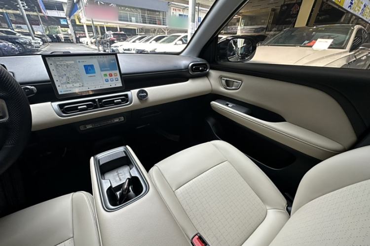 Used Wuling Bingo PLUS 2024 401 km Range 5-Seater Version Interior 15