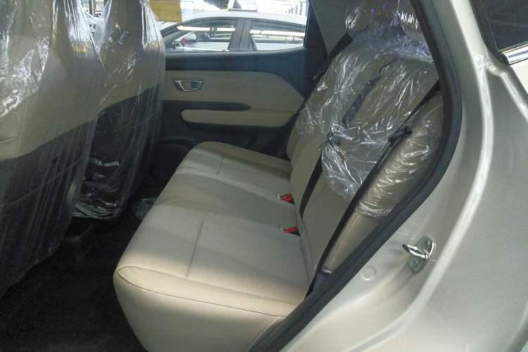 Used Wuling Bingo PLUS 2024 330 km Range Five-Seater Version Interior 2